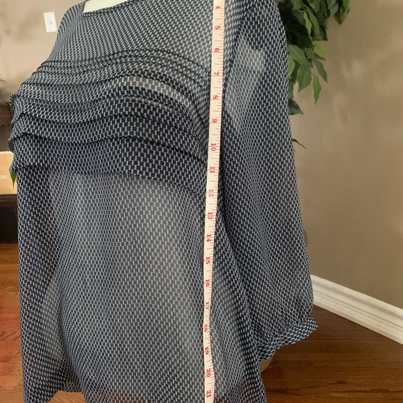 Sheer pleated front Top - Picture 5 of 5
